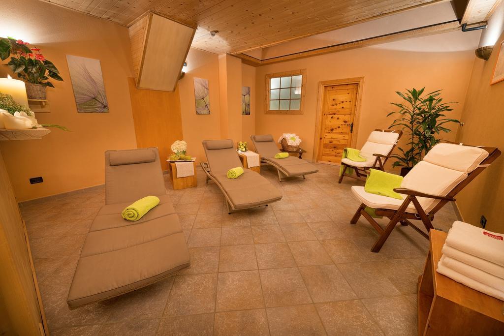 Hotel Astra Лівіньо Екстер'єр фото